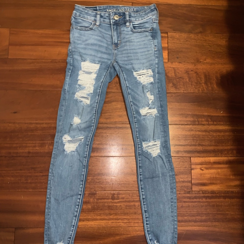 American Eagle Outfitters Women's Light Blue Distressed Jeans